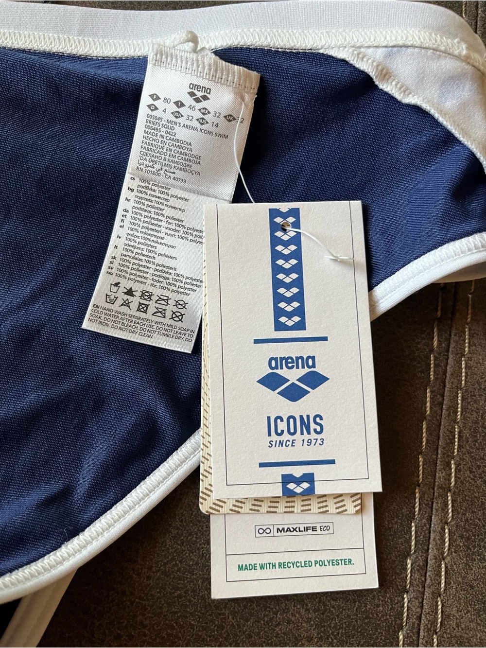 Arena Men’s Navy Swim Briefs with White Trim - Picture 5 of 6